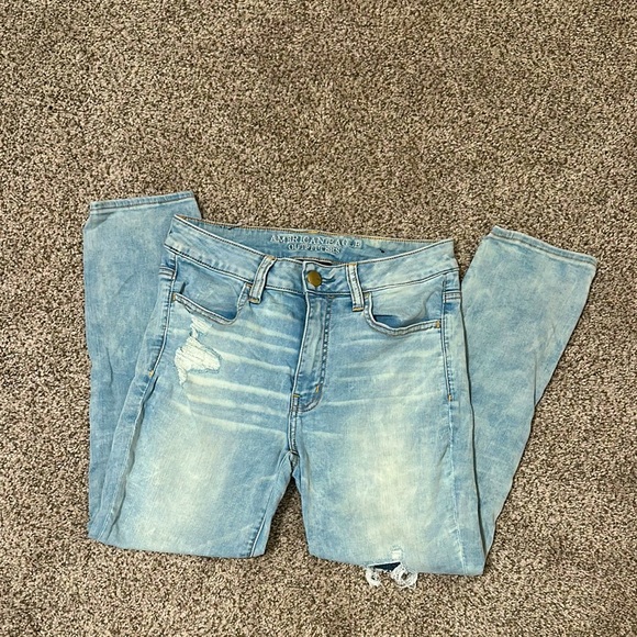 ✨AE 🦅 Distressed Skinny Crop✨ - Picture 2 of 6